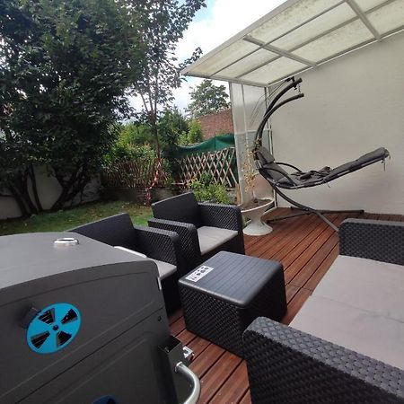릴 Chambre Prive Dans Une Maison Avec Terrasse Et Jardin Salles De Bain Partagees 아파트 외부 사진