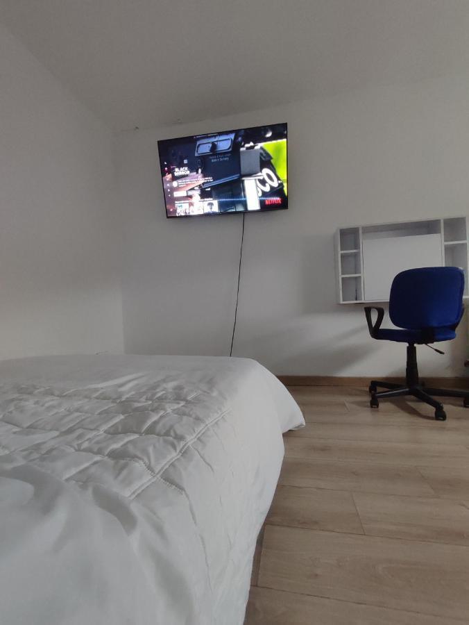 릴 Chambre Prive Dans Une Maison Avec Terrasse Et Jardin Salles De Bain Partagees 아파트 외부 사진