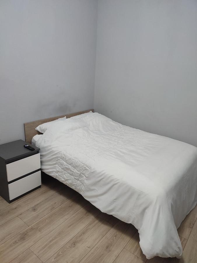 릴 Chambre Prive Dans Une Maison Avec Terrasse Et Jardin Salles De Bain Partagees 아파트 외부 사진